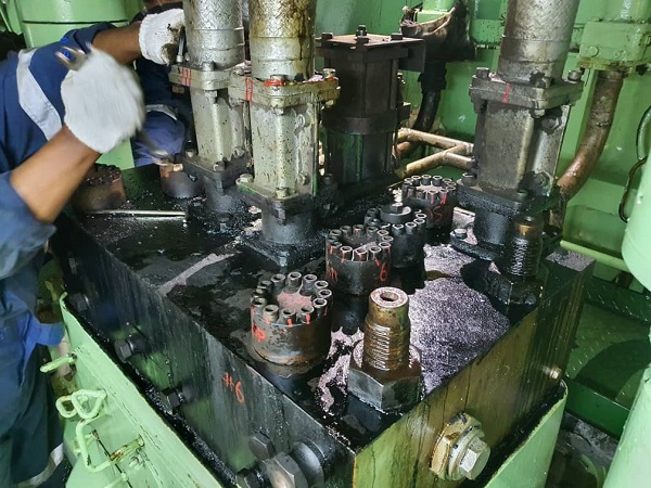 Sulzer RTA96 Fuel Pump Block Insitu overhaul with Timing @ Port Klang